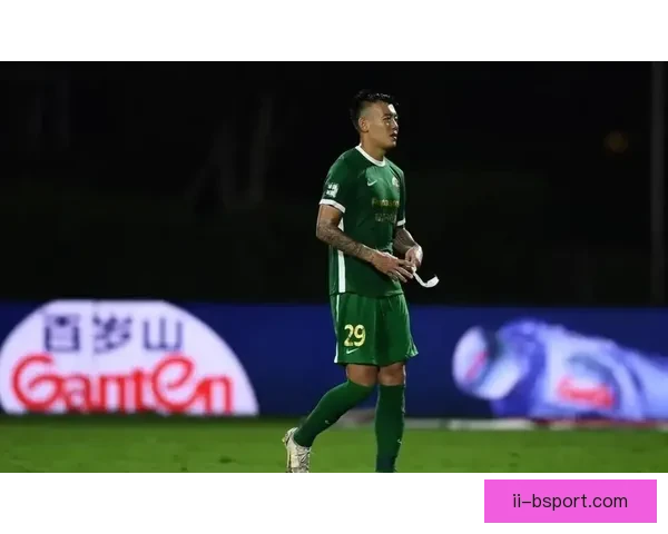 阿马杜荣膺中超最佳防守型后腰展现钢铁防守魅力